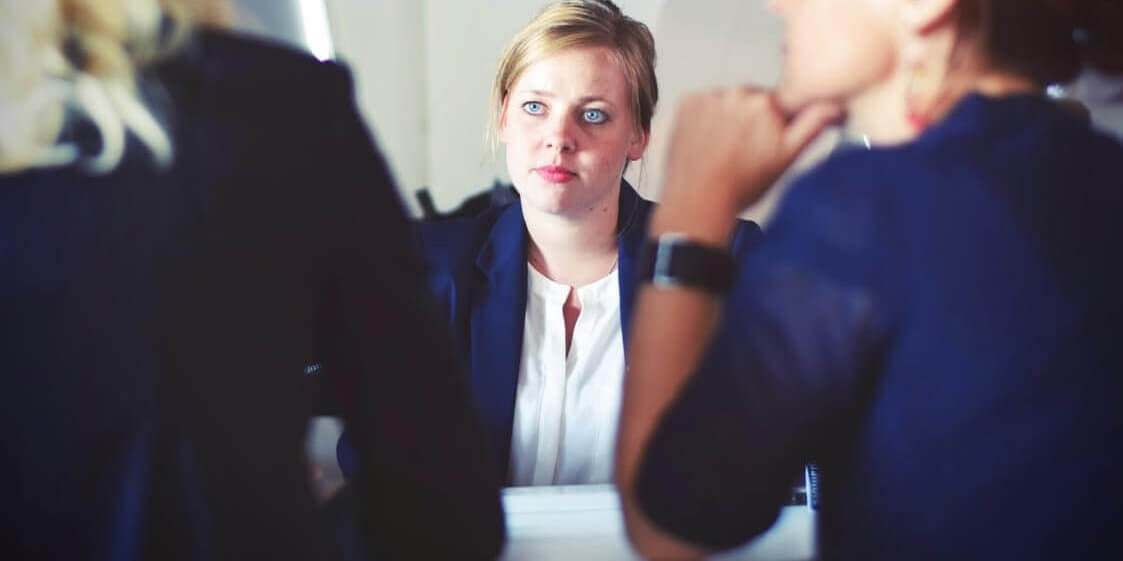 Bild: Tim Gouw , Beratungsgespräch, CC0 1.0