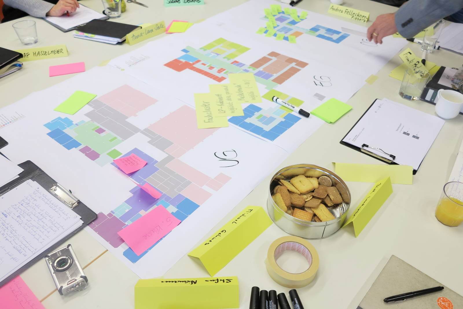 Phase 0 - Viel Arbeit, viele Gedanken und viel Zeit sind bereits in den Planungsprozess von allen Beteiligten investiert worden. Wir sind zuversichtlich, dass auch die Politik von den positiven, innovativen Ideen für unsere Schule begeistert sein wird und im Sinne der Schülerinnen und Schüler beim Thema Bildung entscheidet!